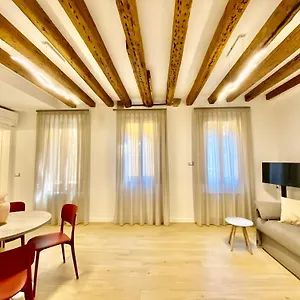 Aparthotel House New Wi Fi Island, Venice