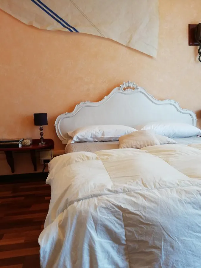 Il Veliero Romantico Venice Italy